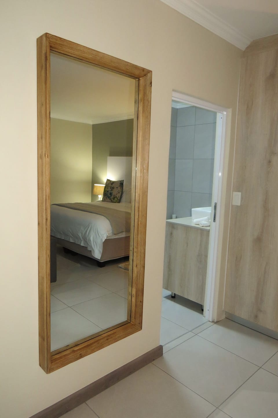 Executive Suite, 1 King Bed, Non Smoking, Garden View (Self-Catering) | Premium bedding, minibar, in-room safe, individually decorated