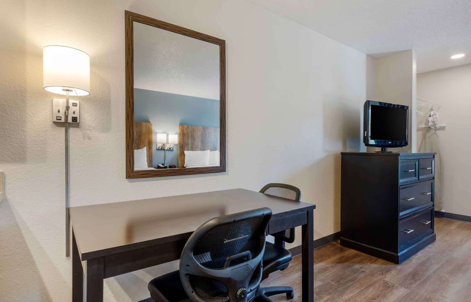 Studio, 2 Double Beds, Non Smoking | Desk, blackout drapes, iron/ironing board, WiFi (free)