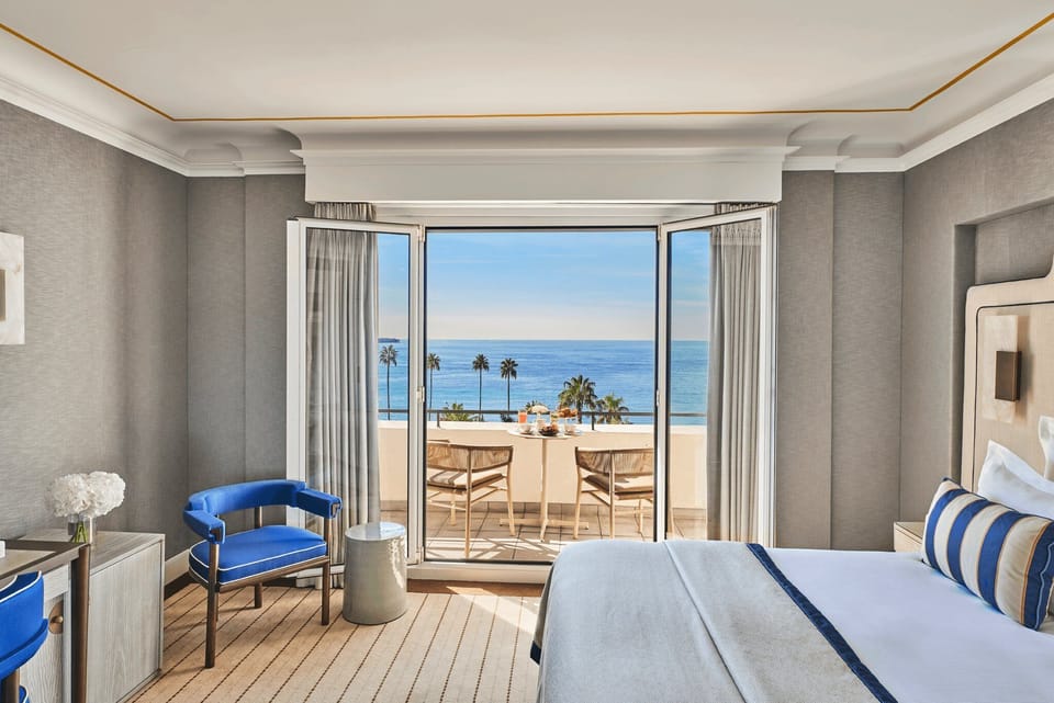 Frette Italian sheets, premium bedding, minibar, in-room safe