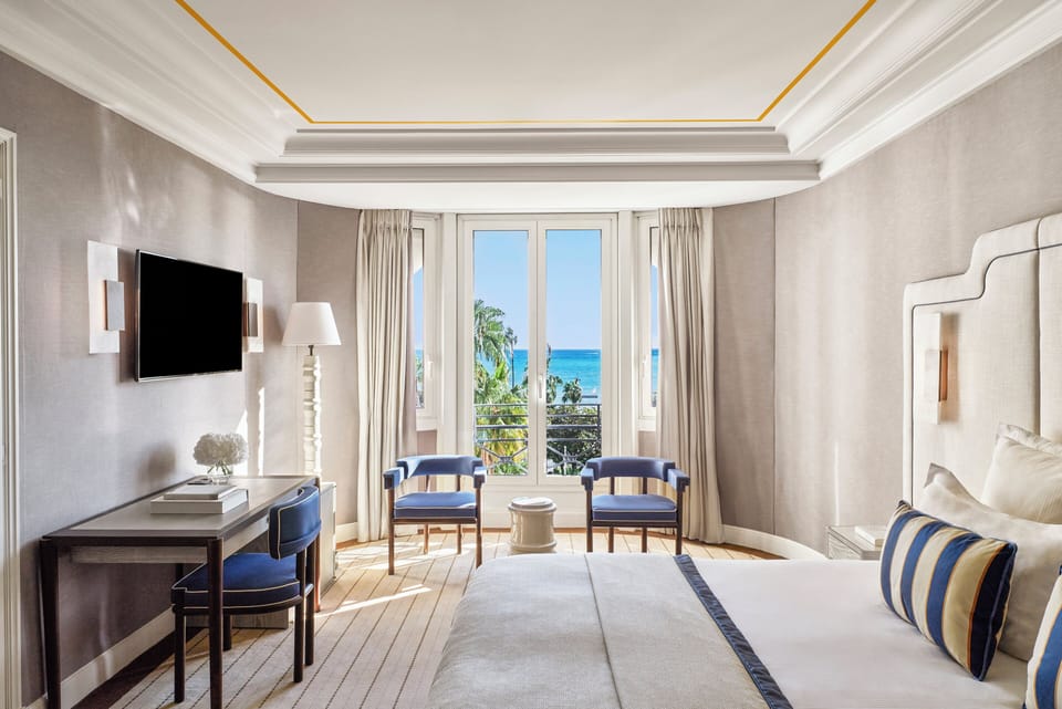 Frette Italian sheets, premium bedding, minibar, in-room safe