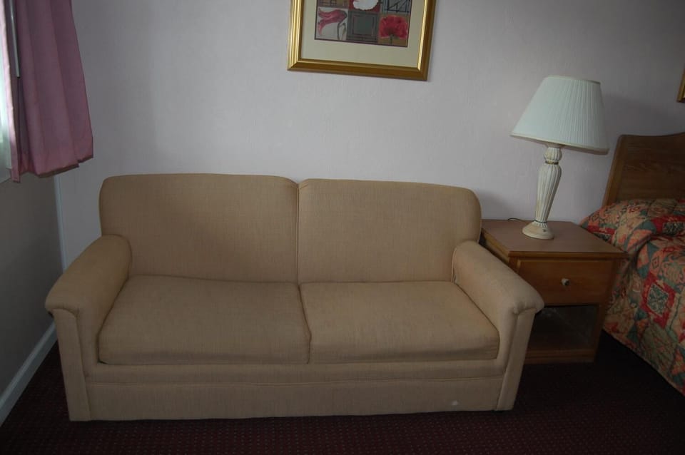 27-inch TV with cable channels