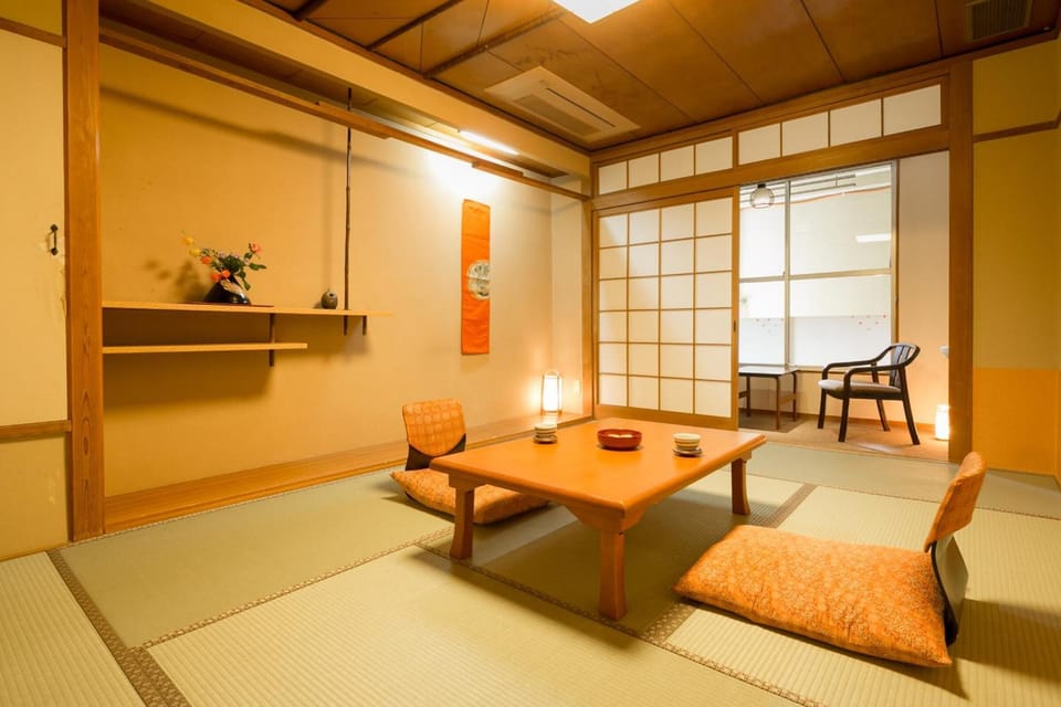 In-room safe, WiFi (free), bed sheets