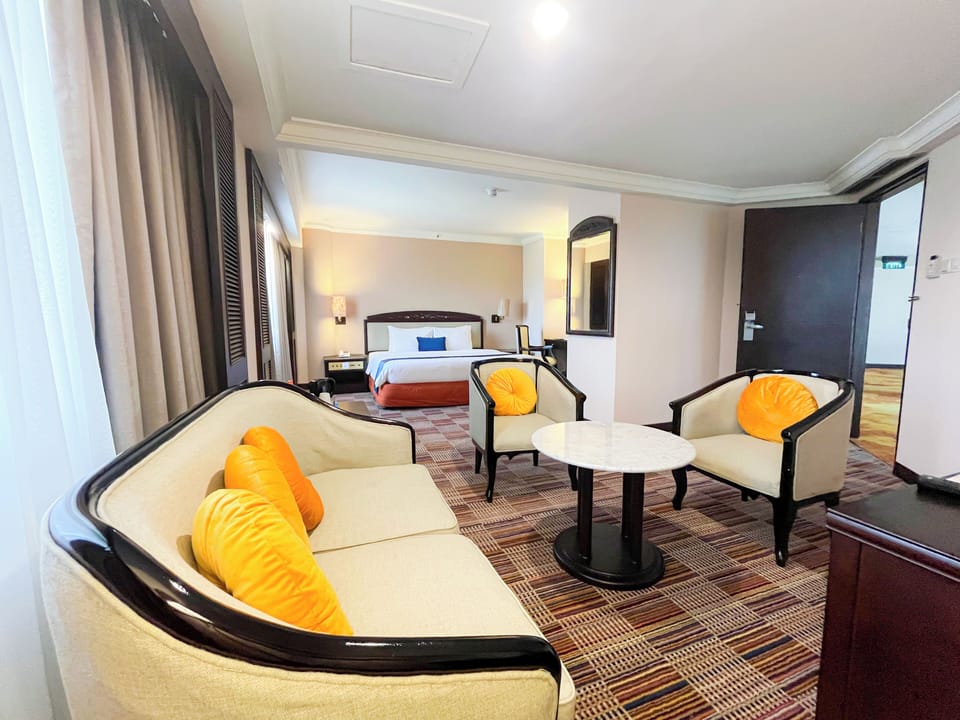 Studio Suite, Non Smoking, City View | Premium bedding, minibar, soundproofing, iron/ironing board