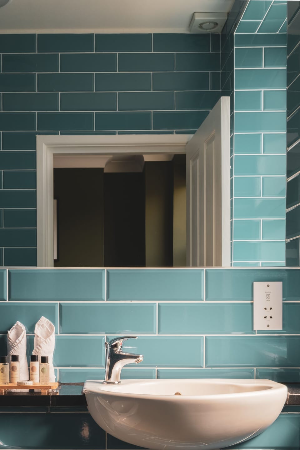 Basic Double Room | Bathroom | Shower, free toiletries, hair dryer, towels