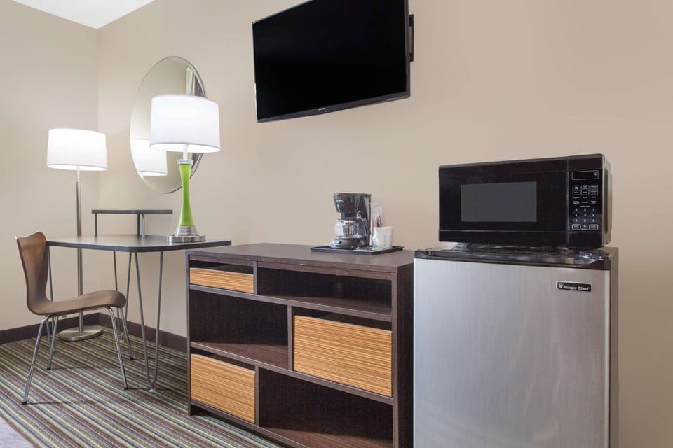 Desk, iron/ironing board, free WiFi, bed sheets