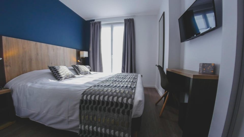 Premium bedding, Select Comfort beds, individually furnished, desk
