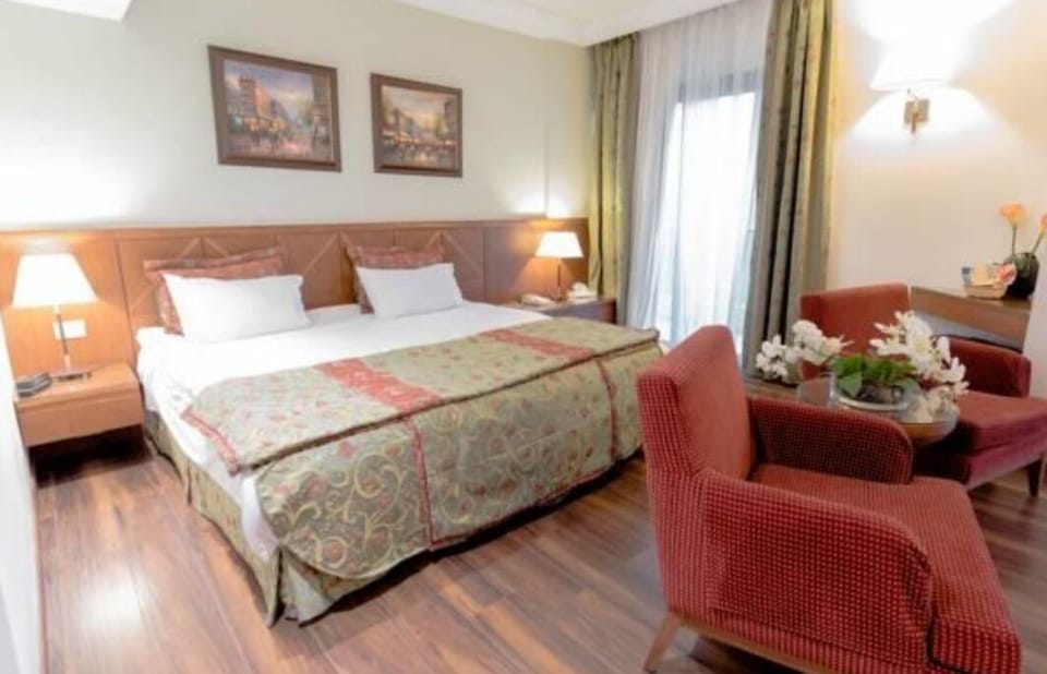 In-room safe, desk, soundproofing, iron/ironing board (on request)