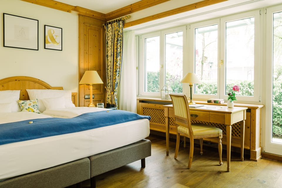 Deluxe Double Room | Hypo-allergenic bedding available, minibar, in-room safe, desk