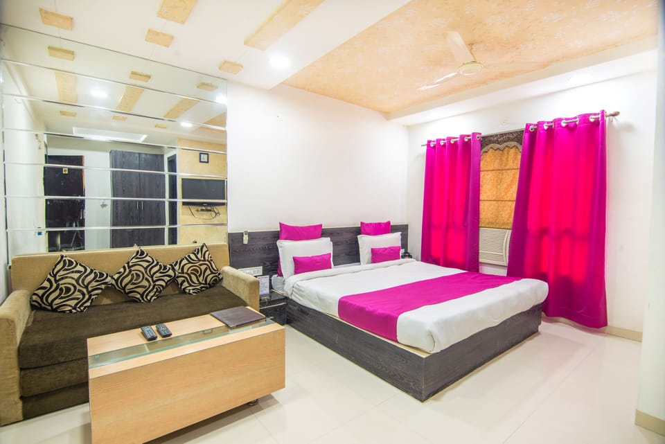 Executive Room | Egyptian cotton sheets, premium bedding, down comforters