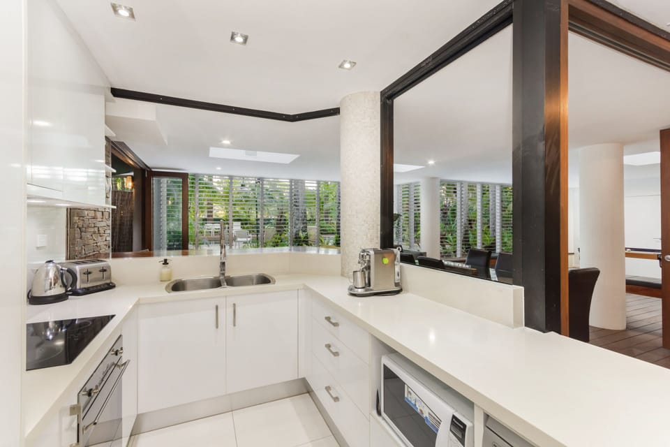 Luxury Apartment, 3 Bedrooms | Private kitchen | Espresso maker, full-size fridge, microwave, oven