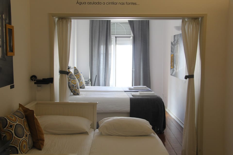 Quadruple Room | Desk, free WiFi, bed sheets