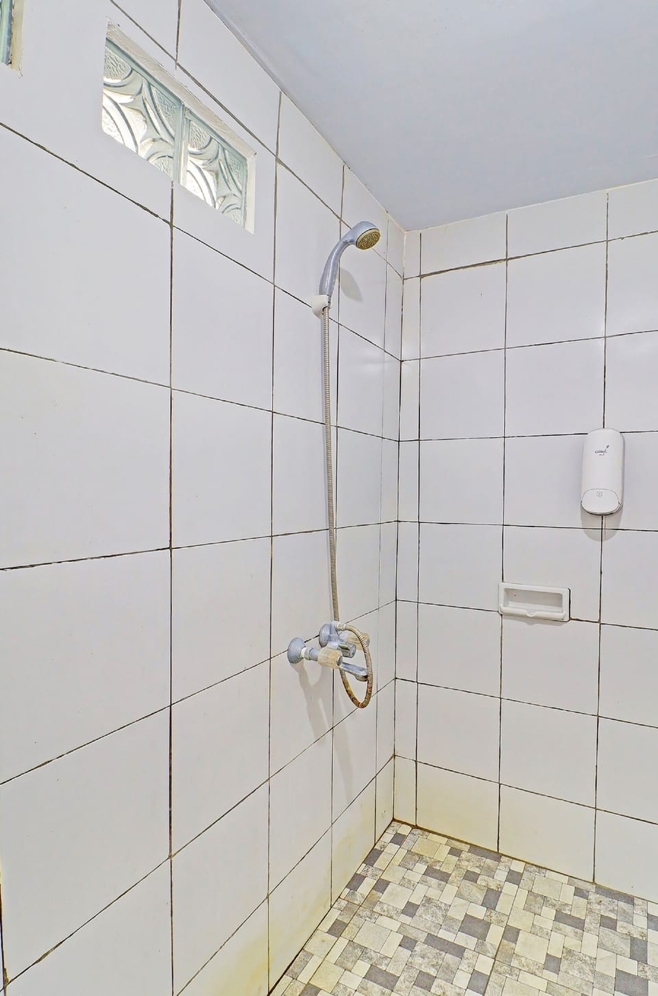 Standard Double Room | Bathroom | Shower, towels