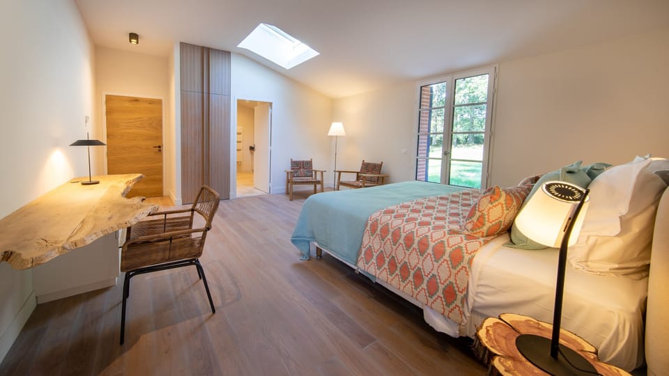 Deluxe Villa | Soundproofing, iron/ironing board, free cribs/infant beds, free WiFi