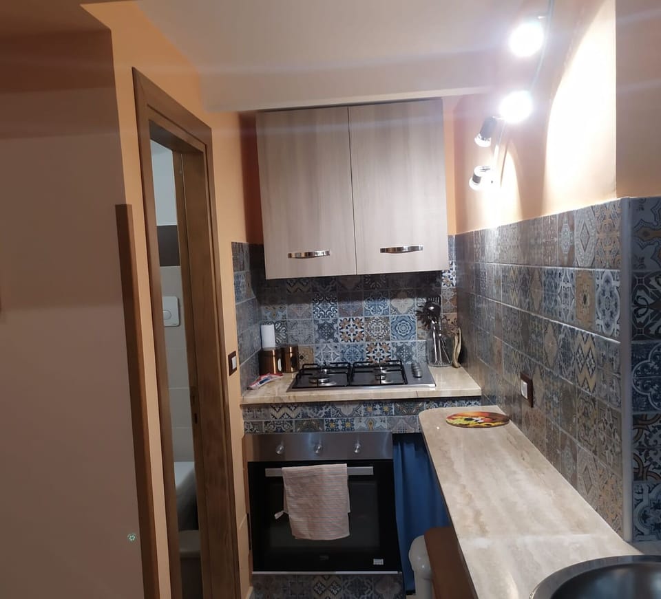 Minibar, free WiFi, bed sheets