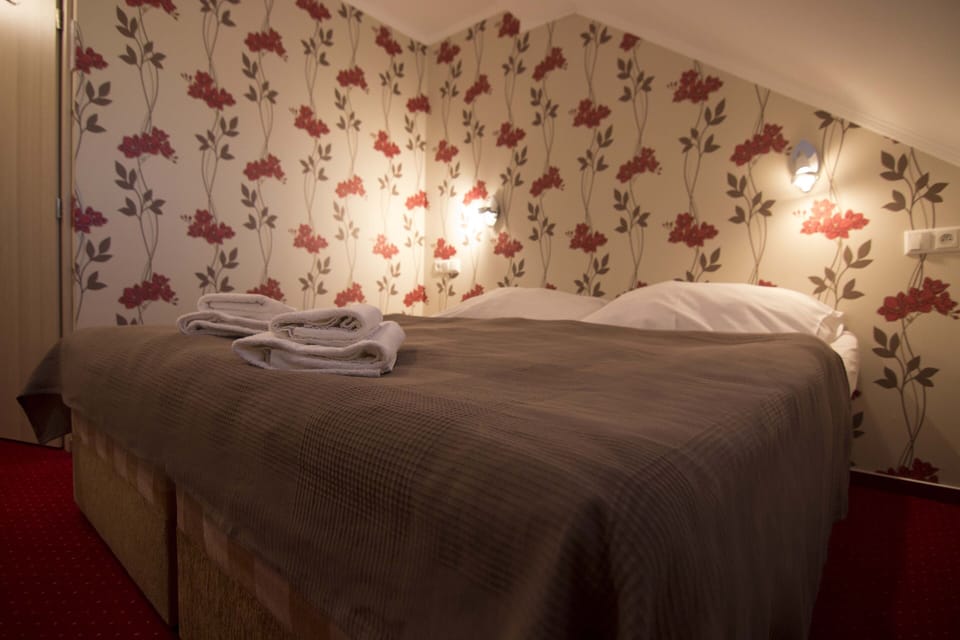 Classic Room | Premium bedding, down comforters, soundproofing