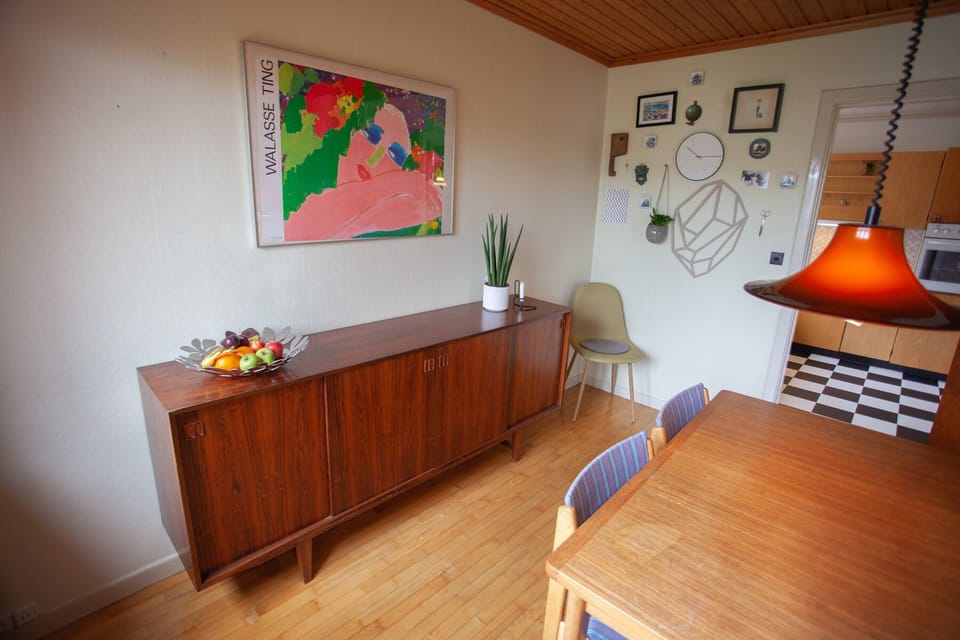 Villa, 5 Bedrooms | Dining room