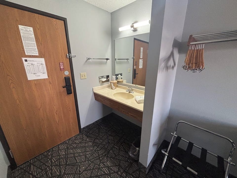 Covered Bridge Inn Motel in Iowa