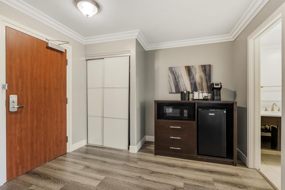 Standard Room, 2 Queen Beds, Non Smoking, Refrigerator & Microwave | Egyptian cotton sheets, pillowtop beds, in-room safe, desk