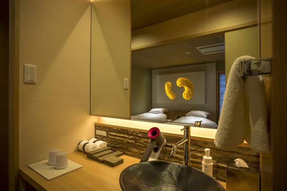 enishi | Bathroom sink