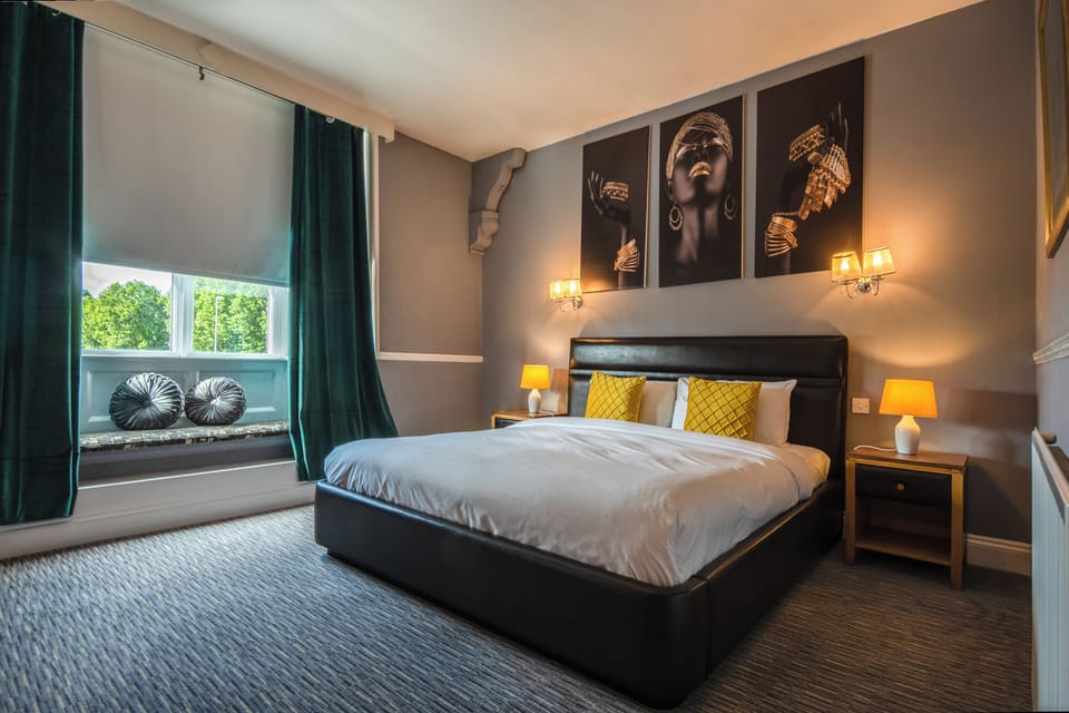 Premium bedding, individually decorated, individually furnished, desk