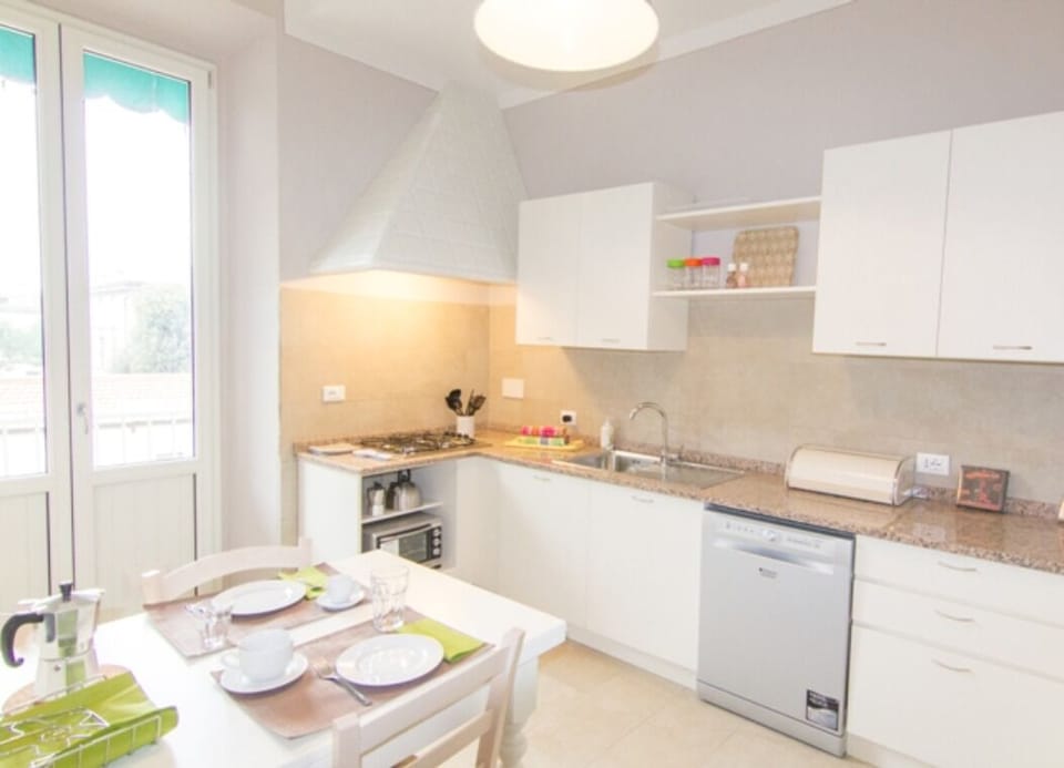Superior Apartment, 3 Bedrooms | Private kitchen | Full-size fridge, microwave, stovetop, dishwasher