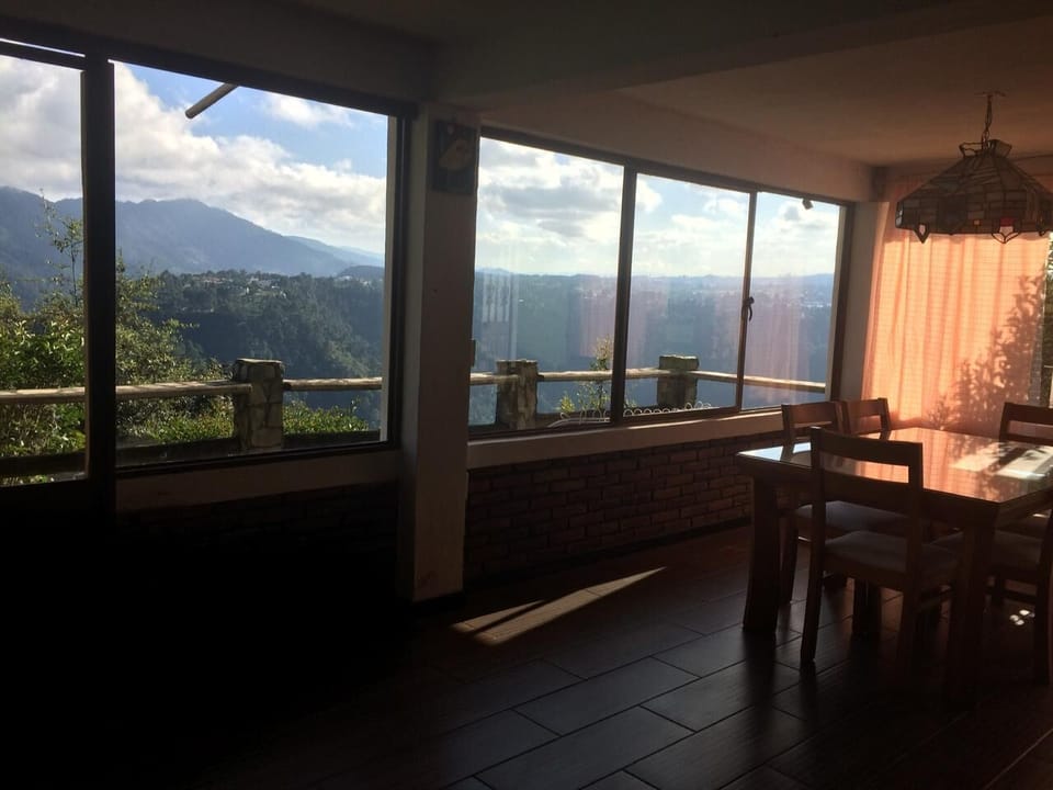 Love Suite | Private kitchen | Shared fridge, microwave