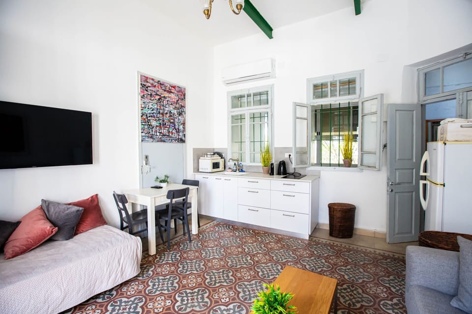 Deluxe Apartment | Living area | Smart TV, Netflix, streaming services