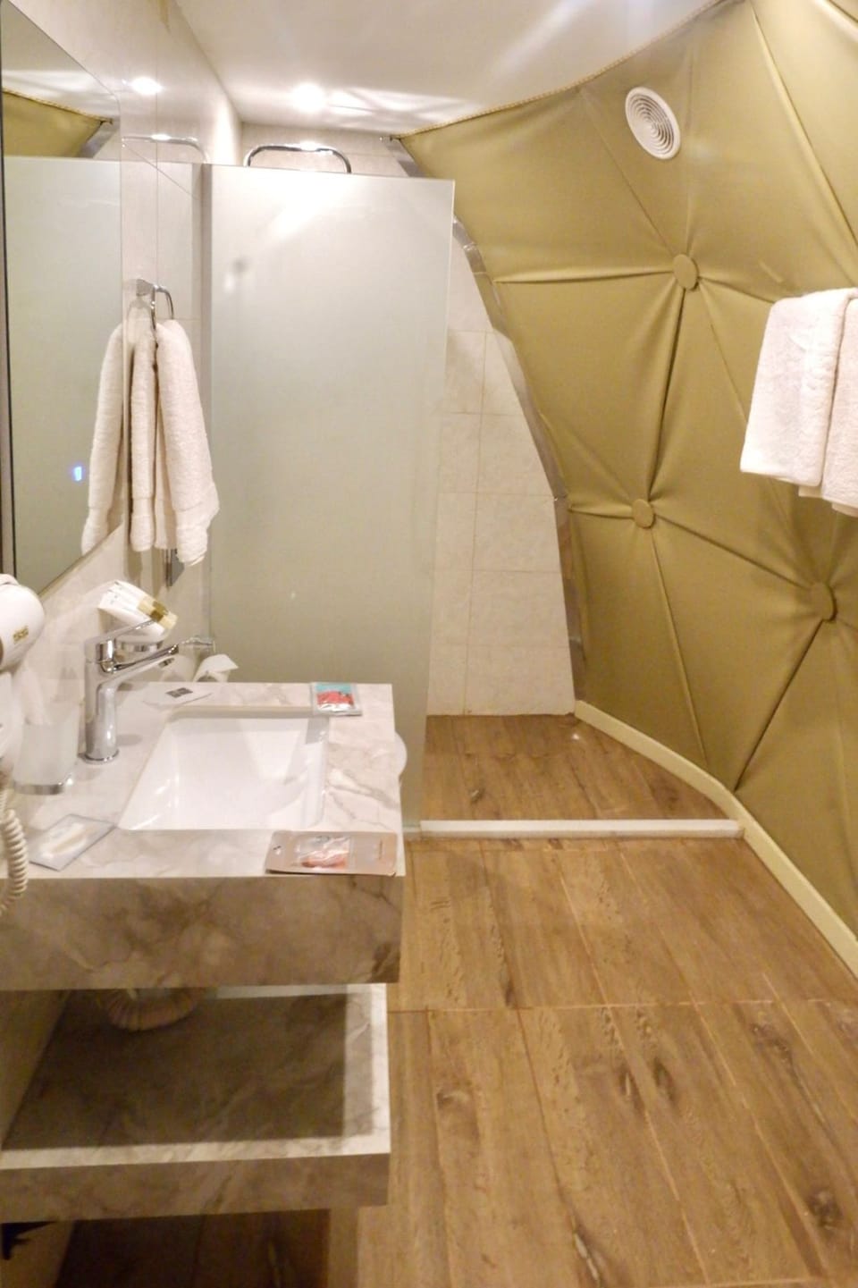Panoramic Triple Bubble Tent | Bathroom | Slippers, towels