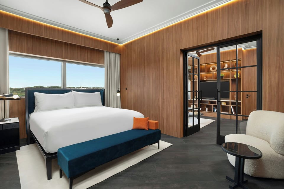 Junior Suite, 1 King Bed with Sofa bed | Premium bedding, Select Comfort beds, minibar, in-room safe