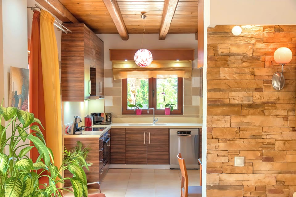 Villa, 5 Bedrooms, Private Pool, Sea View | Mini-refrigerator