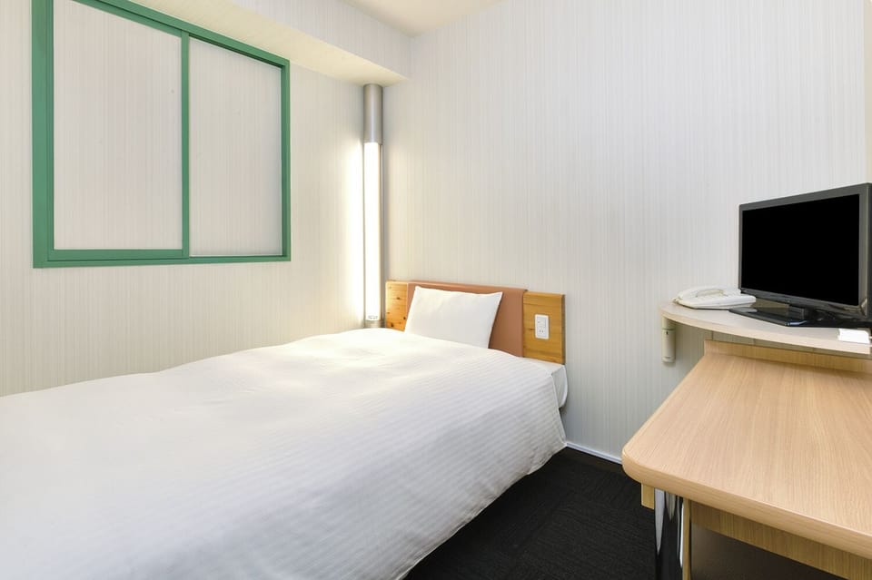 Down comforters, free WiFi, bed sheets