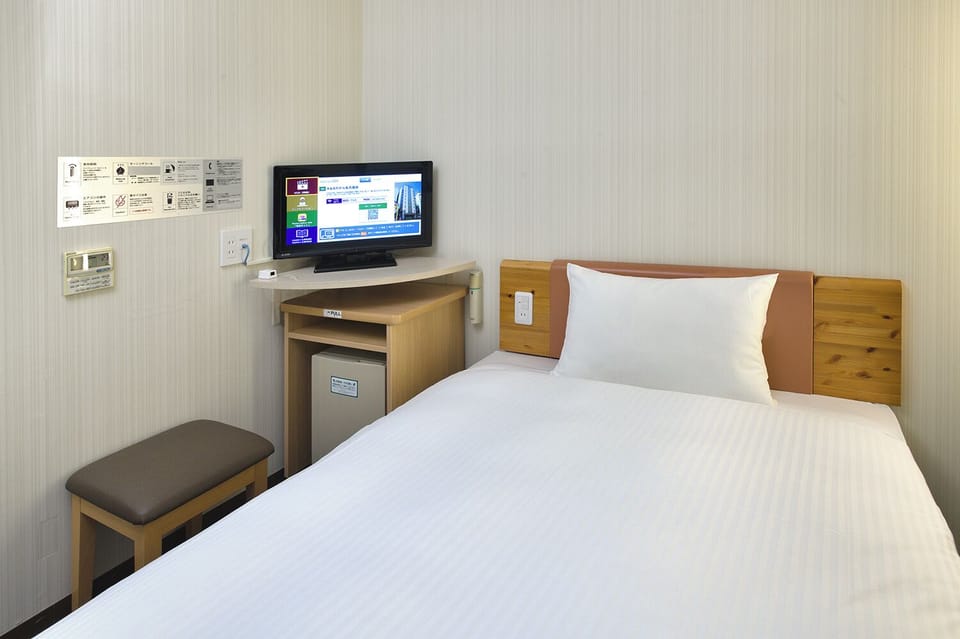 Down comforters, free WiFi, bed sheets