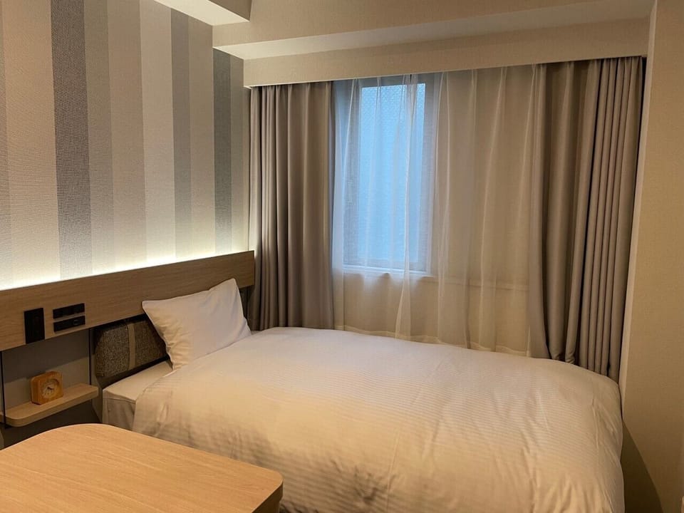 Down comforters, free WiFi, bed sheets