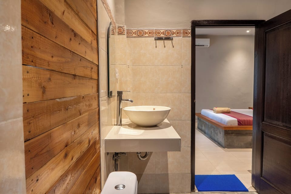 Superior Room | In-room safe, desk, free WiFi, bed sheets