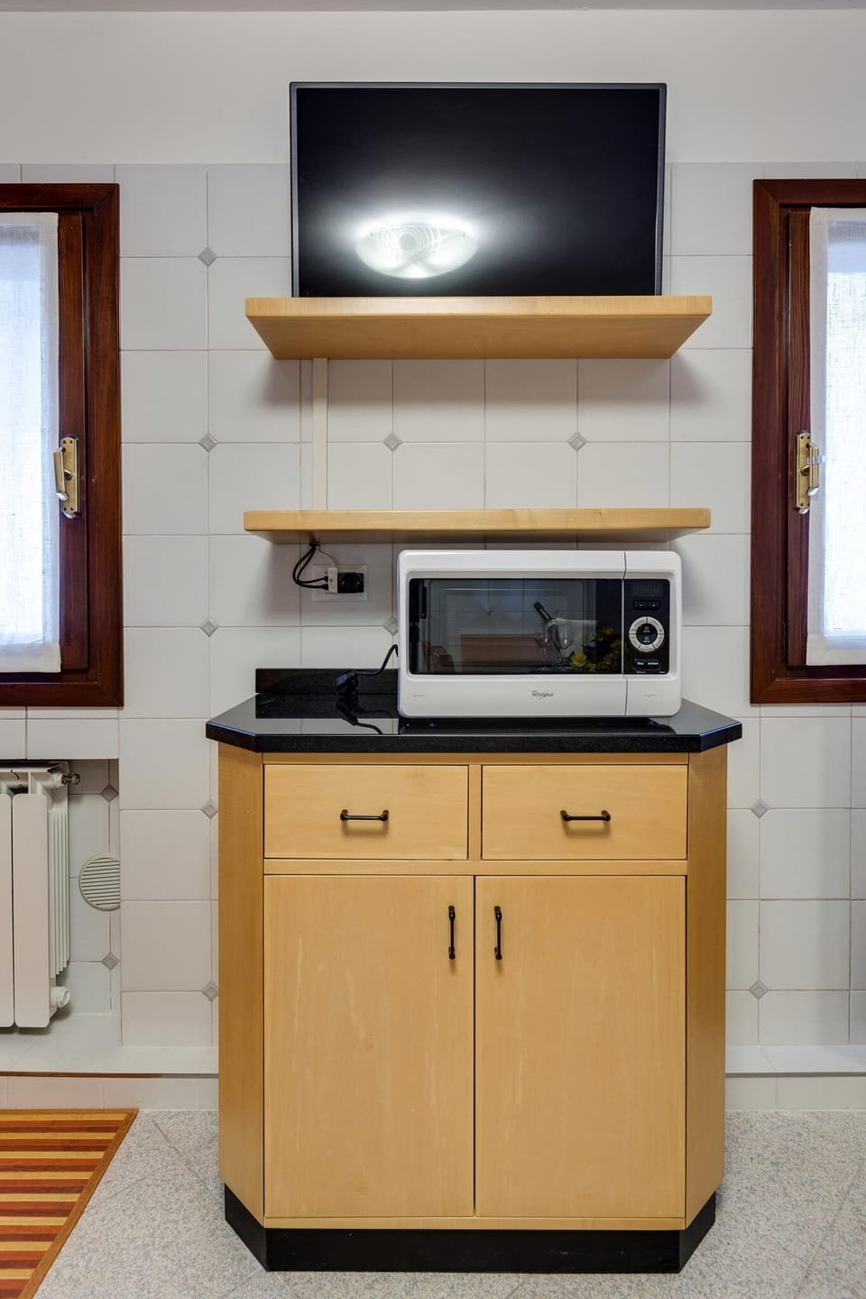 Apartment, 3 Bedrooms | Microwave