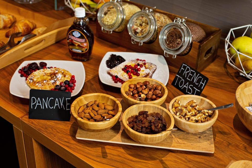 Free daily buffet breakfast