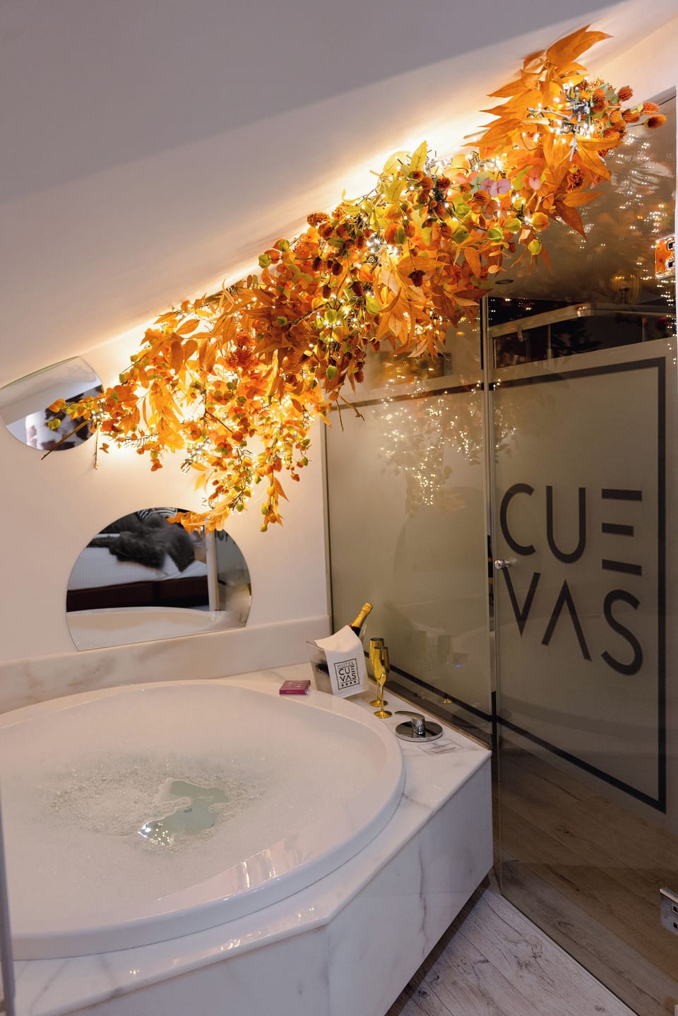 Habitación Doble con Jacuzzi | Premium bedding, down comforters, in-room safe, desk