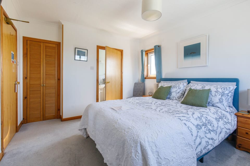 Comfort Double Room, 1 King Bed (Room 1) | Iron/ironing board (on request), WiFi (free), individually decorated