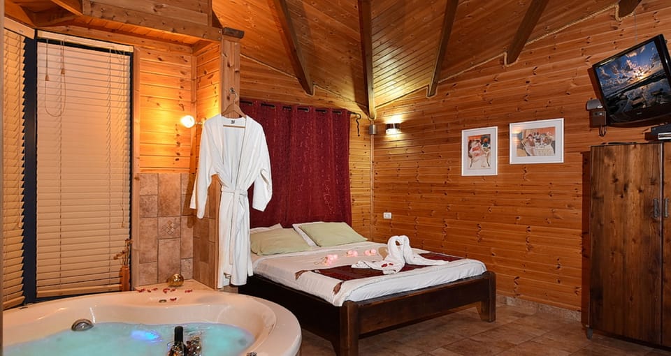 Private spa tub