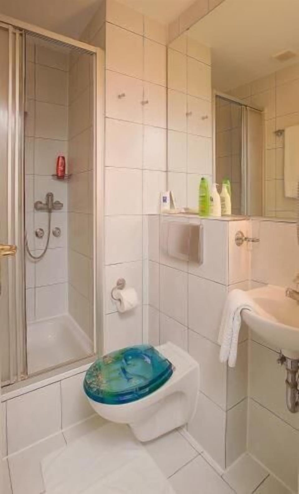 Shower, towels
