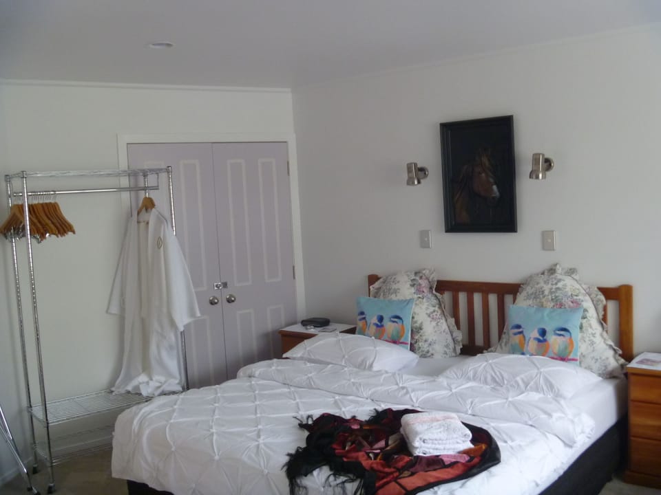 Double Room | Premium bedding, Select Comfort beds, desk, laptop workspace