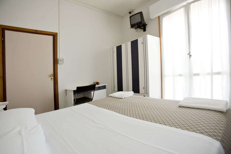 Economy Double Room | In-room safe, desk, free WiFi, bed sheets