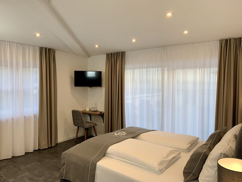 Junior Suite Roof | In-room safe, desk, blackout drapes, soundproofing