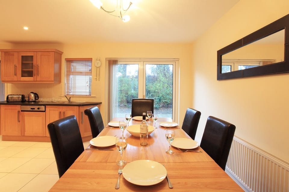 House | Private kitchen | Fridge, microwave, oven, stovetop