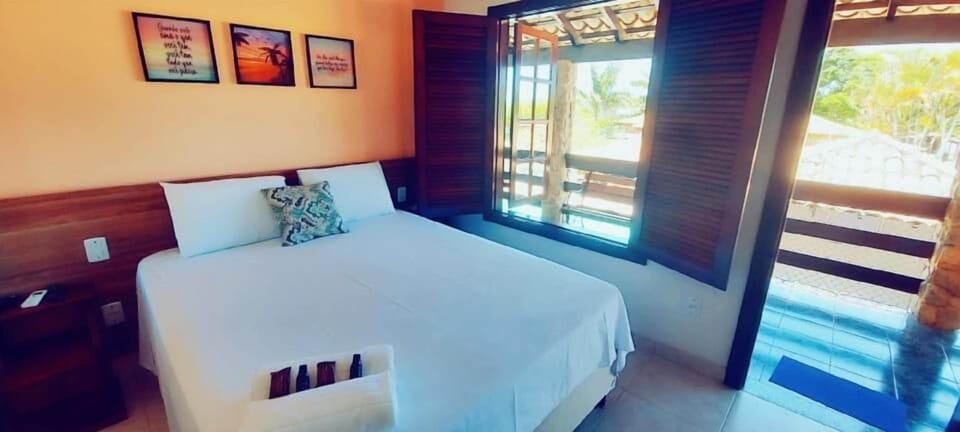 Minibar, free WiFi, bed sheets