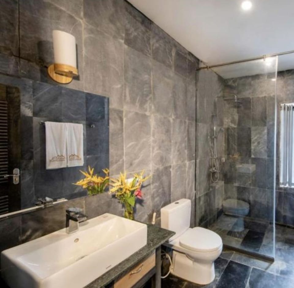 Shower, free toiletries, hair dryer, bathrobes