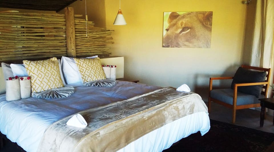 Luxury Chalet | Desk, iron/ironing board (on request), bed sheets