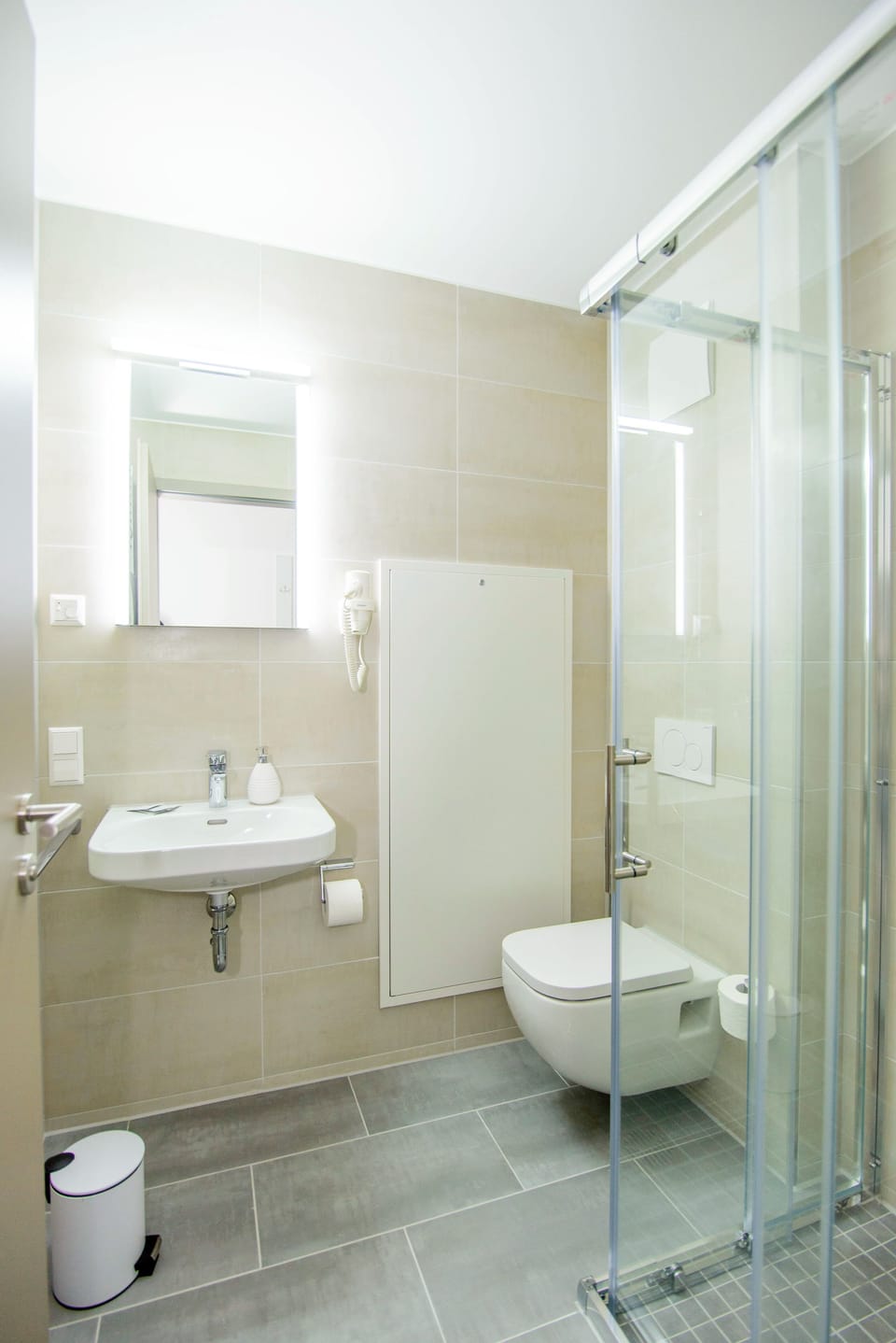 Bathroom shower