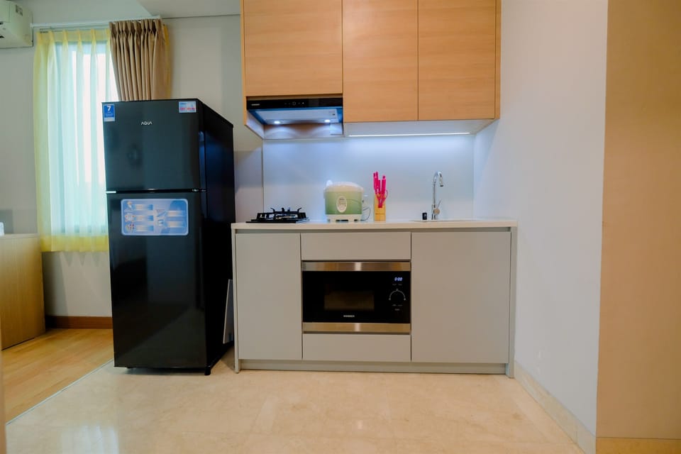 Room | Private kitchen | Fridge, stovetop, electric kettle, cookware/dishes/utensils