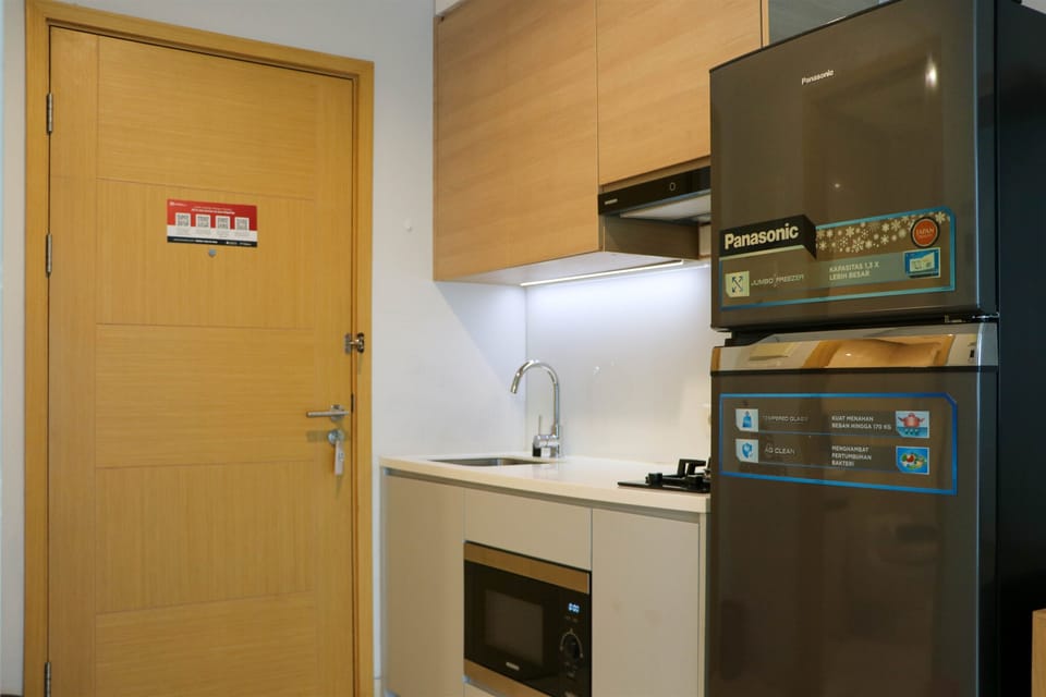 Room | Private kitchen | Fridge, microwave, stovetop, electric kettle
